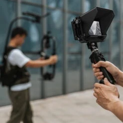 SmallRig 3949 Wireless Control Handgrip For DJI RS Series 8 SmallRig 3949 Wireless Control Handgrip For DJI RS Series -Cinegear Shop 1659668941438