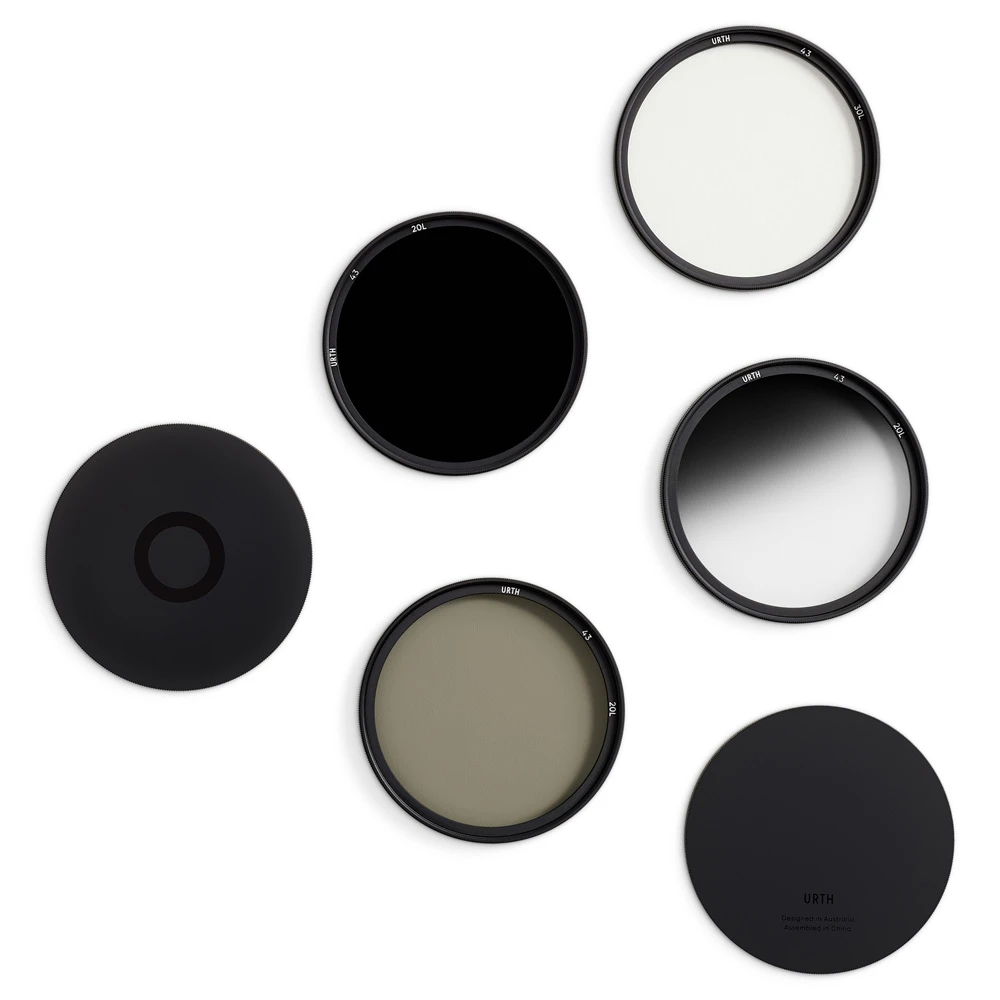 Urth UV – Circular Polarizing (CPL) – ND64 – Soft Grad ND8 Lens Filter Kit (Plus+) 2 Urth UV – Circular Polarizing (CPL) – ND64 – Soft Grad ND8 Lens Filter Kit (Plus+) - Image 2