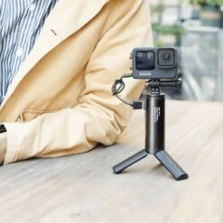 Ulanzi BG-4 Powerbank Grip 5000 MAh W/ Tripod 12 Ulanzi BG-4 Powerbank Grip 5000 MAh W/ Tripod -Cinegear Shop 5 1 3