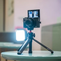 Ulanzi MT-16 Vlog Tripod Camera Holder + Selfie Stick W/ C 14 Ulanzi MT-16 Vlog Tripod Camera Holder + Selfie Stick W/ C -Cinegear Shop 5d39 e058 45b2 948b 13e7744e9e15