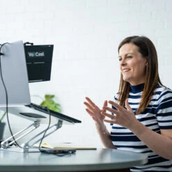 VoxCast VC10 All-in-One Teleprompter -Cinegear Shop PrimeLight Design VoxCast VC10 All in One Teleprompter 4