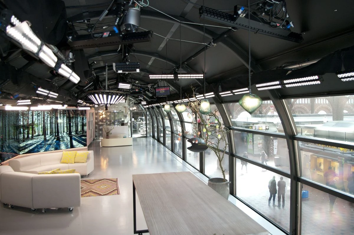 Velvet 2LONG-STUDIO 60cm. 100W Articulated LED Panel With On-board AC Control 4 Velvet 2LONG-STUDIO 60cm. 100W Articulated LED Panel With On-board AC Control - Image 4