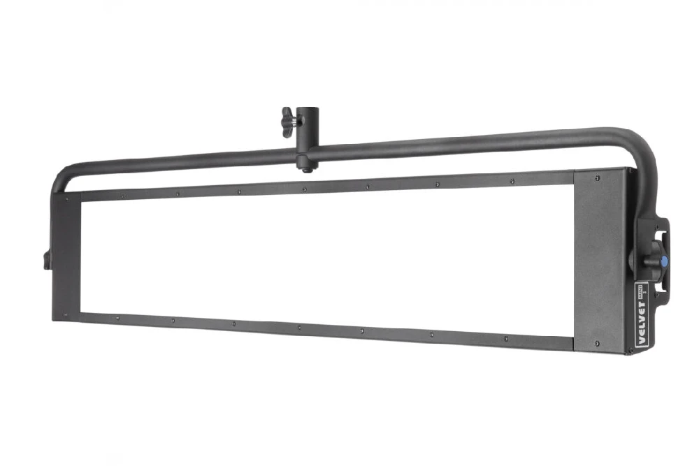 VELVET Mini 3 Studio IP51 LED Panel With Built- In AC PSU (without Yoke) 1 VELVET Mini 3 Studio IP51 LED Panel With Built- In AC PSU (without Yoke)