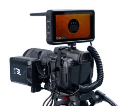 FXLion Nano Three 14.8V/150Wh V-lock Wireless 17 FXLion Nano Three 14.8V/150Wh V-lock Wireless -Cinegear Shop fx nano ii usecase image 5 416x356 1