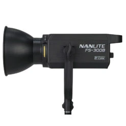 Nanlite FS-300B Bi-color LED Light 10 Nanlite FS-300B Bi-color LED Light -Cinegear Shop nl fs300b product 39