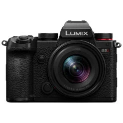 Panasonic LUMIX S5D Black + S 18-40mm F/4.5-6.3