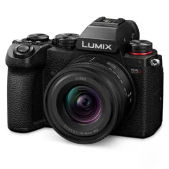 Panasonic LUMIX S5D Black + S 18-40mm F/4.5-6.3 -Cinegear Shop panasonic lumix s5d body 3