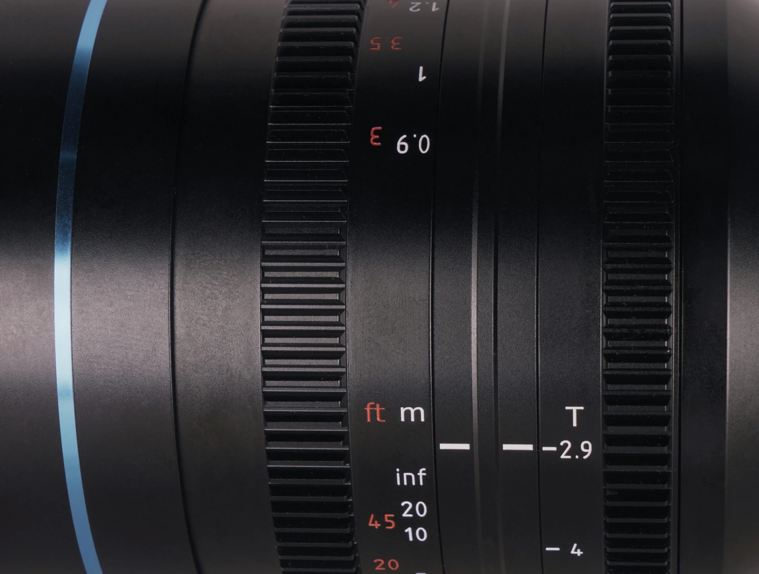 Sirui Venus 135mm T2.9 1.8x Full-frame Anamorphic 5 Sirui Venus 135mm T2.9 1.8x Full-frame Anamorphic - Image 5